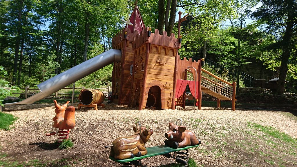 Abenteuer pur und strahlende Kinderaugen - der Spielplatz an den Greifensteinen bietet Vielfalt